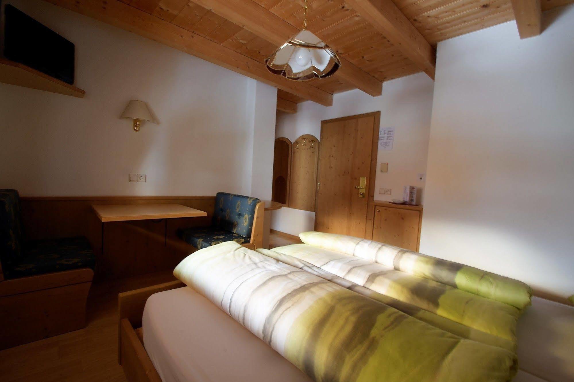 Pension Mirandola Colfosco Exterior foto